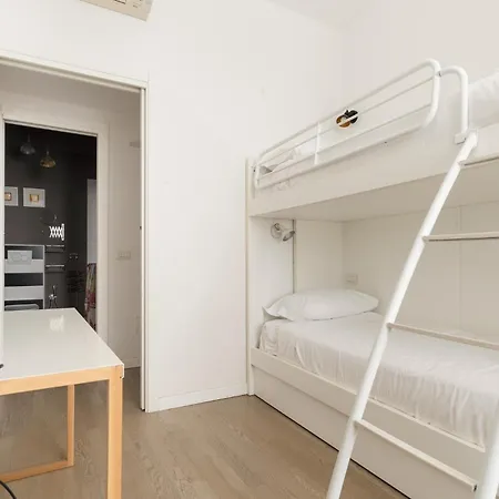 Guesthost - Cenisio Lovely Flat * Milano
