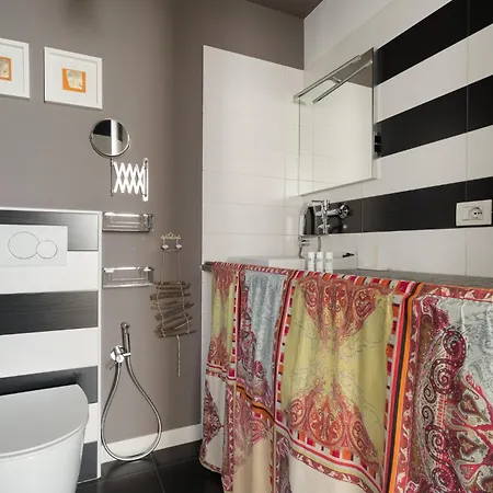 Guesthost - Cenisio Lovely Flat ميلان